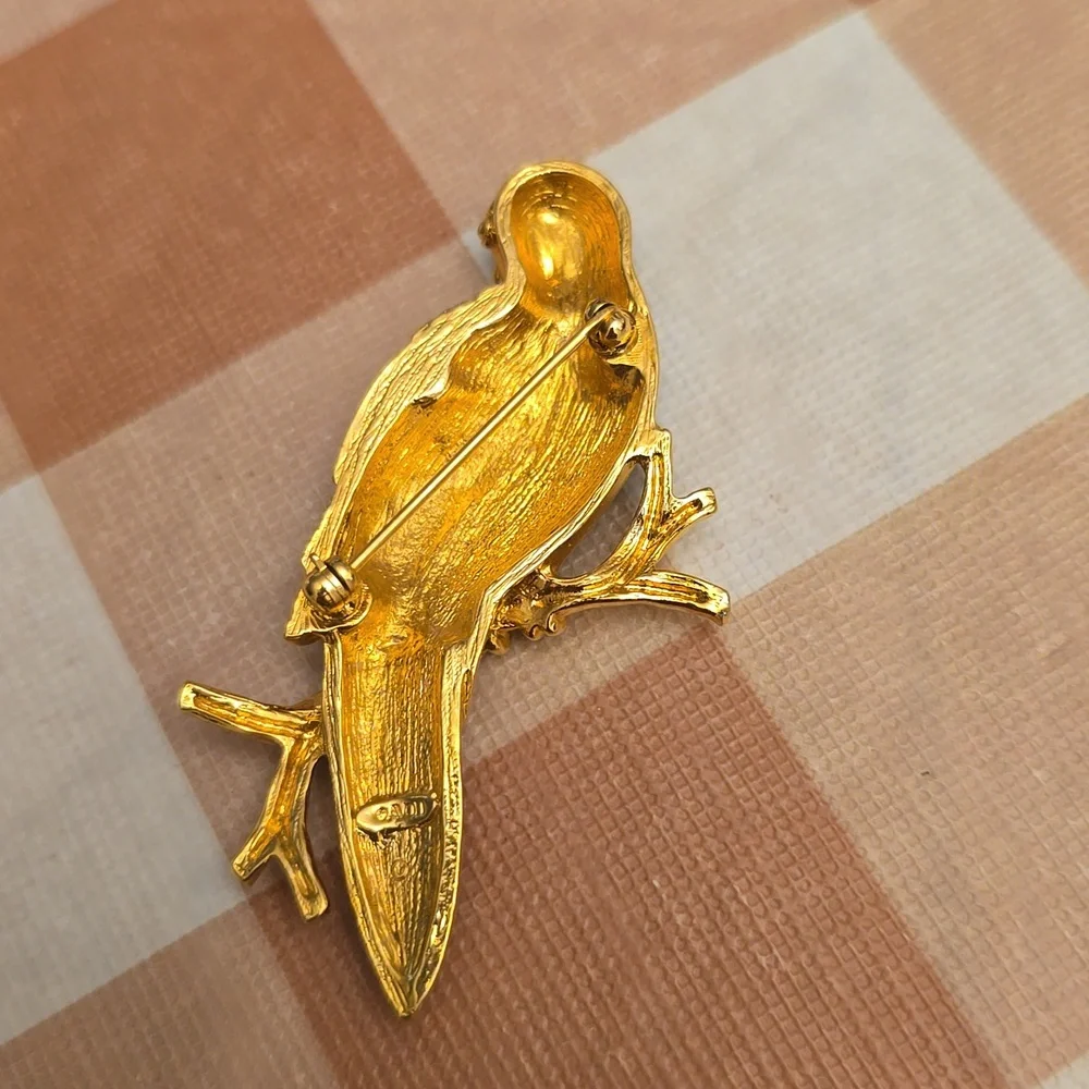 Parrot Pin - Picture 3 of 7